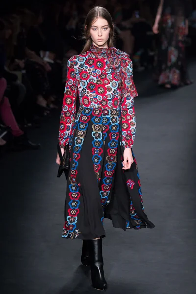 Look 64
